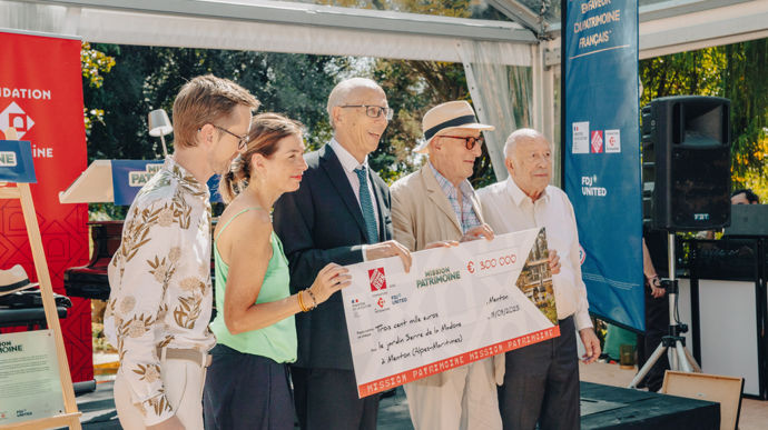 Devant plus de 120 invités, partenaires, mécènes et personnalités, les responsables du jardin Serre de la Madone à Menton (06) ont reçu un chèque de 300 000 euros qui va aider à la restauration de ce site remarquable. Devant plus de 120 invités, partenaires, mécènes et personnalités, les responsables du jardin Serre de la Madone à Menton (06) ont reçu un chèque de 300 000 euros qui va aider à la restauration de ce site remarquable.