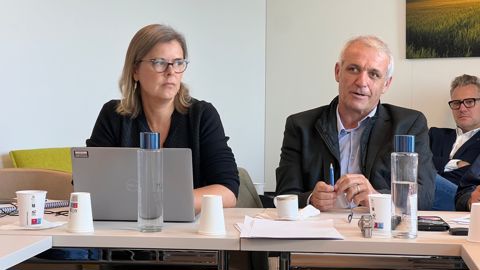 Aude Carrera, animatrice filière maïs chez Arvalis, et Franck Laborde, président de l’AGPM, ont dressé le bilan de la récolte 2025 de maïs, mardi 14 octobre, à Paris.