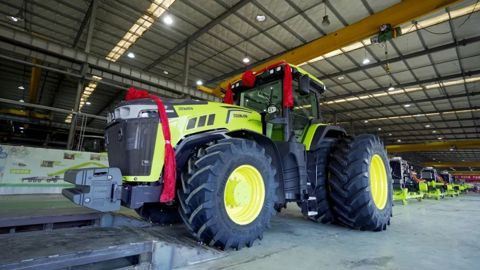 Zoomlion a prévu de présenter de gros tracteurs pourvus de transmission à variation continue hybride diesel électrique à Agritechnica. Zoomlion a prévu de présenter de gros tracteurs pourvus de transmission à variation continue hybride diesel électrique à Agritechnica.