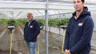 Pour Anthony Perrot (à gauche) et Grégoire Cote (à droite), l’appui de la coopérative Sicoly a permis de se lancer sereinement. Pour Anthony Perrot (à gauche) et Grégoire Cote (à droite), l’appui de la coopérative Sicoly a permis de se lancer sereinement.
