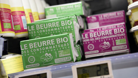 La marque C'est qui le Patron fait partie des entreprises retenues pour l'appel à projets visant à évaluer l’impact de l’affichage du revenu des agriculteurs sur les emballages des produits. La marque C'est qui le Patron fait partie des entreprises retenues pour l'appel à projets visant à évaluer l’impact de l’affichage du revenu des agriculteurs sur les emballages des produits.