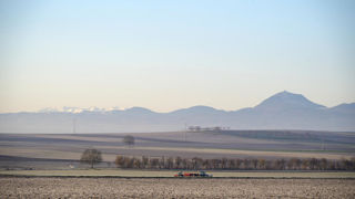 Des chercheurs du CNRS ont détecté 32 molécules phytosanitaires dans la phase aqueuse des nuages du massif, à des concentrations variables. Selon Phytéis, 11 d'entre elles sont interdites en France. Des chercheurs du CNRS ont détecté 32 molécules phytosanitaires dans la phase aqueuse des nuages du massif, à des concentrations variables. Selon Phytéis, 11 d'entre elles sont interdites en France.