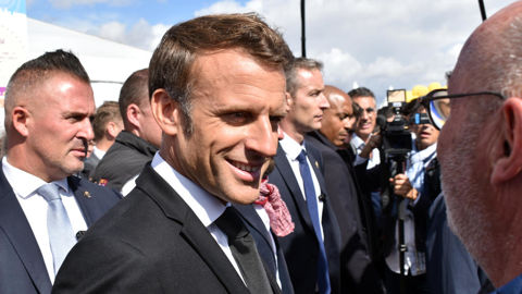 Emmanuel Macron entend arracher des concessions à la Commission, tout en poursuivant la construction d’une minorité de blocage au Conseil européen. (photo d'illustration,  Emmanuel Macron sur l'événement Les Terres de Jim le 9 septembre 2022 à Outarville).
