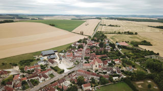 Parmi les attentes des habitants des communes rurales vis-à-vis de leur futur maire, reviennent d'abord les services de proximité et la préservation de l’environnement.