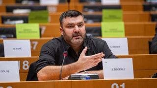 Les eurodéputés de la commission Inta ont notamment adopté un amendement porté par Jérémy Decerle (en photo) et Benoît Cassart (Renew), tous deux issus du monde agricole, exigeant l'obligation pour les pays du Mercosur de respecter les normes de production européennes.