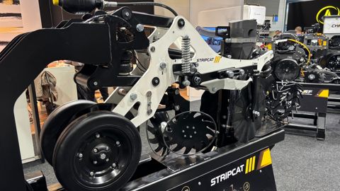 Le dégagement de la dent du Stripcat III monte à 30 cm.