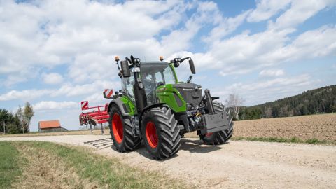 Le Fendt 300 Gen 5 dispose d'un PTAC de 9,5 t et d'une charge utile de 4T qui permettent de travailler avec des outils plus lourds.