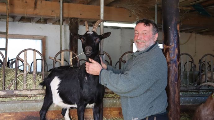« Le bien-être animal et l’écologie, c’est seulement quand ça arrange », dénonce Yves Lachenal, opposé aux boucles électroniques.