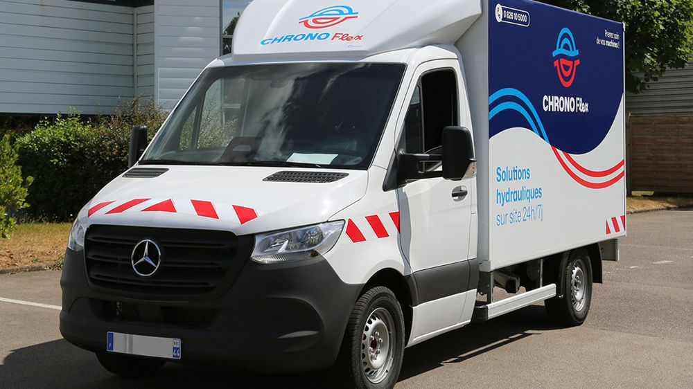 Les 330 camions atelier de Chrono Flex vont progressivement être marqués du nouveau logo.