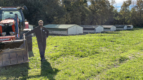 « Quand j’ai repris, il y avait déjà 10 cabanes et j’avais le projet de m’agrandir avec 2 bâtiments de 400 m2. L’aide directe a entre autre libéré de la trésorerie pour faire les fondations en béton », explique Tony Herpelinck.
