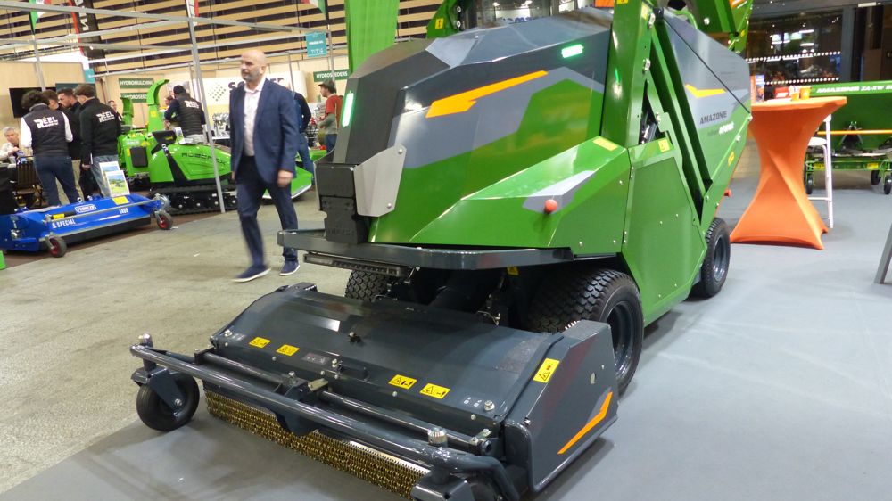 La machine est conçue à partir du châssis de la Profihopper PH 1500. Elle pourra travailler en autonomie, avec chauffeur ou en mode radiocommandé. 