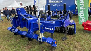 Dalbo introduit le Subsoiler M Profi, un décompacteur capable de travailler jusqu’à 50 cm de profondeur.