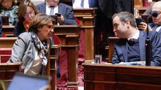 Sébastien Lecornu devait engager la responsabilité de son gouvernement dans l'après-midi mardi. (ici avec Annie Genevard, ministre de l'Agriculture le 17 décembre 2025)