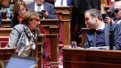 Sébastien Lecornu devait engager la responsabilité de son gouvernement dans l'après-midi mardi. (ici avec Annie Genevard, ministre de l'Agriculture le 17 décembre 2025)