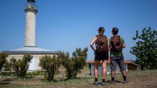 Depuis Soulac-sur-Mer, le chemin d'Amadour permet de longer l’estuaire de la Gironde et de découvrir le phare de Richard.