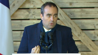 Dans l'Eure-et-Loir, Sébastien Lecornu a annoncé vouloir « reprendre en main la commande publique » pour valoriser davantage l'agriculture locale.