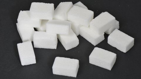 Le régime douanier de perfectionnement actif (RPA) permet d’importer des produits sans droits de douane, à condition qu’il soit transformé dans l’UE puis exporté vers un pays tiers.