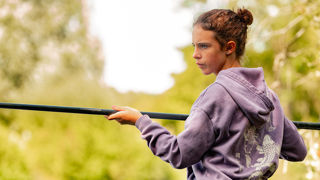 En France en 2024, sur 1,4 million de cartes de pêche, 26 % sont détenues par des personnes de moins de 18 ans.