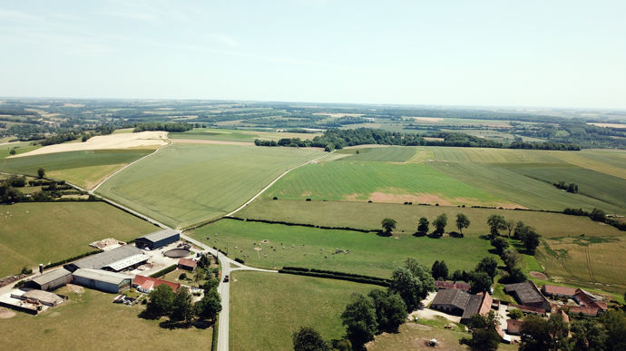 Une étude menée par InVivo, Crédit Agricole, Sofiprotéol et Unigrains suggère qu'il est techniquement possible de faire face au changement climatique en France, sous réserve d'engager des investissements conséquents.