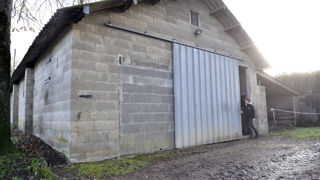 Pour vendre le hangar, Charles-Alexandre, notaire, conseille de signer une promesse synallagmatique de vente. (Photo d'illustration).