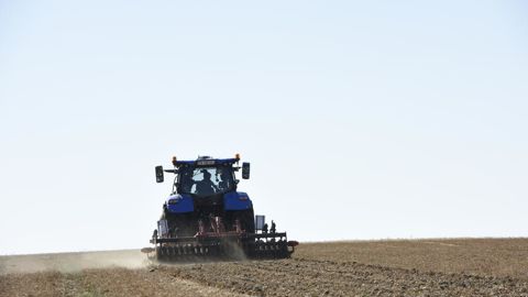Le choix du tracteur est basé sur la meilleure adéquation tracteur-outil, permettant de réaliser les travaux dans les conditions optimales