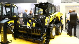 Le skid-steer Gehl V230 bodybuildé