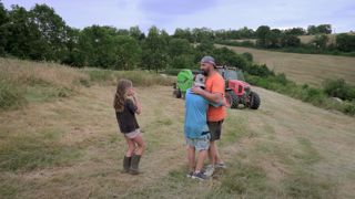 L'éleveur charismatique du Sud-Ouest Jérôme Bayle est la tête d'affiche de ce film sur l'agriculture familiale.