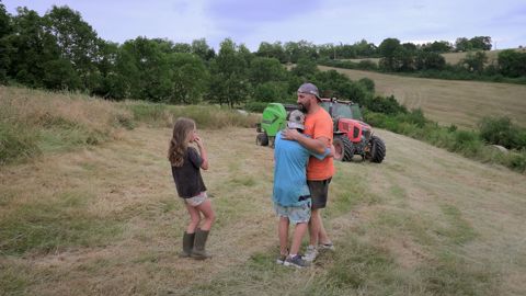 L'éleveur charismatique du Sud-Ouest Jérôme Bayle est la tête d'affiche de ce film sur l'agriculture familiale.