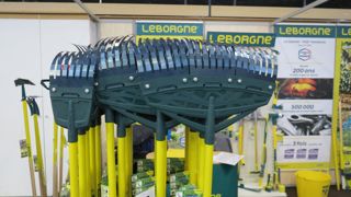 Balais Leborgne avec dents en acier.