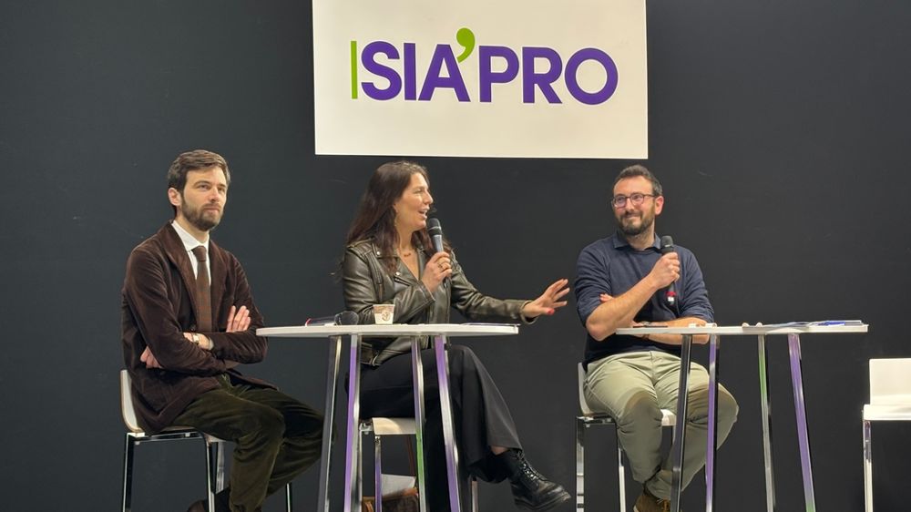 Timothée Dufour Carine Sebi et Antoine Bouzin lors d'une table-ronde organisée au SIA'Pro au salon de l'agriculture 2026 le 23 février.