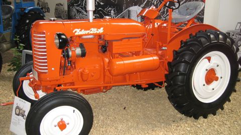 Le Zetor 25 fabriqué à partir de 1946 fut le tracteur a partir duquel Zetor parvint à écrire une belle histoire industrielle dans un contexte difficile.