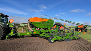 Les évolutions présentes sur le semoir Cirrus 8004-2C Grand seront également proposées sur la version de 9 mètres.