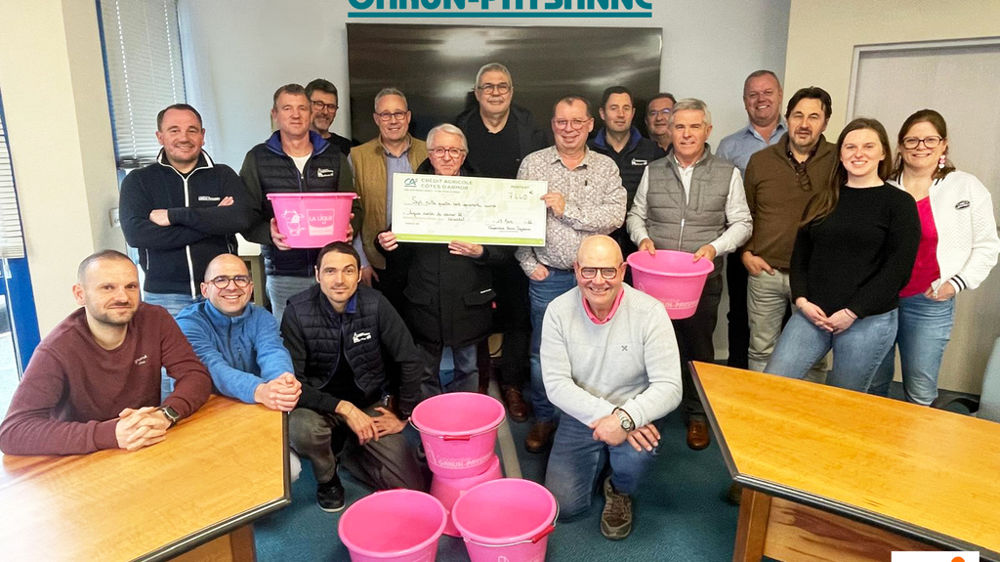 Les équipes de Garun-Paysanne, dont une partie de l’équipe des technico-commerciaux en aliments bovins, ont remis, vendredi 13 mars, un chèque de 7 440 € à la Ligue contre le cancer des Côtes-d'Armor.