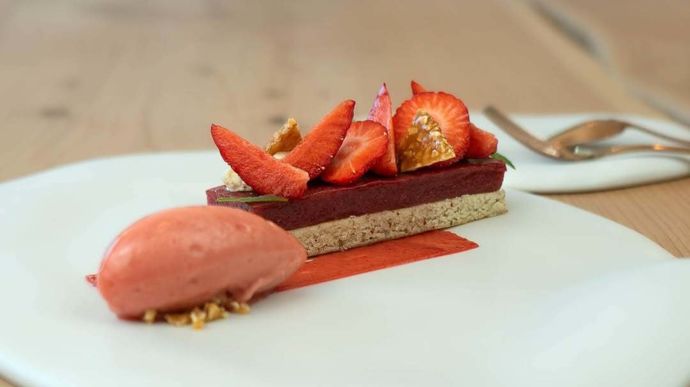 Financier fraises et crème légère au poivre de Sichuan - Recettes artisan