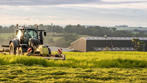 Vendre sa ferme en viager présente plusieurs avantages, notamment pour le vendeur.