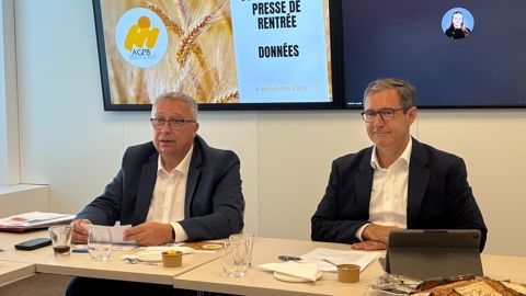 Eric Thirouin, président de l'AGPB, et Geoffroy de Lesquen, secrétaire général adjoint de l'AGPB, lors de la conférence de presse de rentrée du syndicat, le 8 septembre.