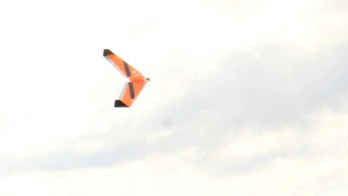 Les drones ressemblent à une aile delta. Acutellement 3 drones tournent sur le nord de France.