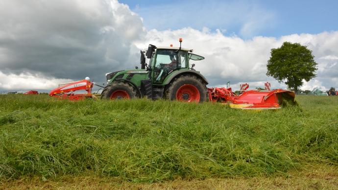 Fauche herbe aléas climatiques