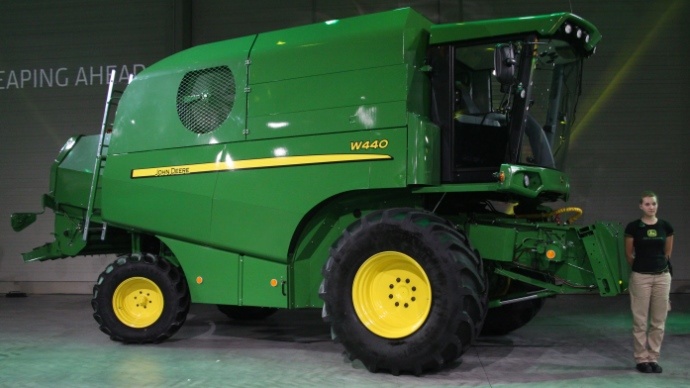 De fabrication finlandaise cette W440 rejoint la gamme John Deere pour le marché européen.