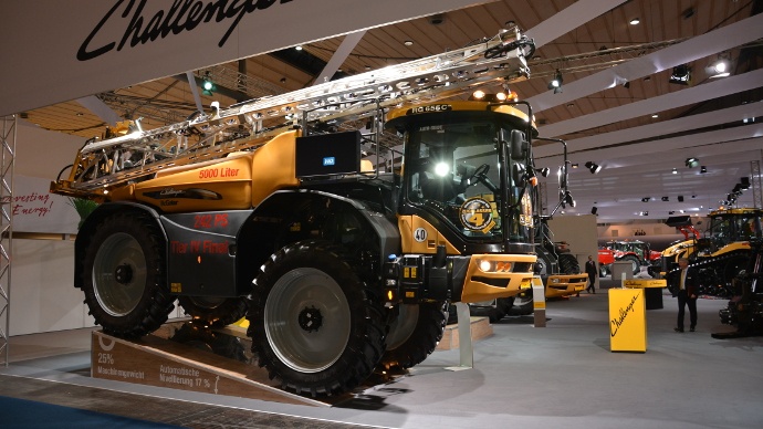 Automoteur de pulvérisation Challenger RoGator 600C