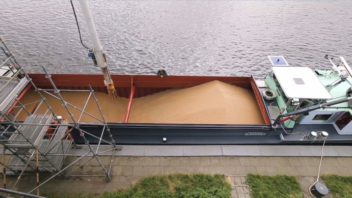 Céréales dans une péniche
