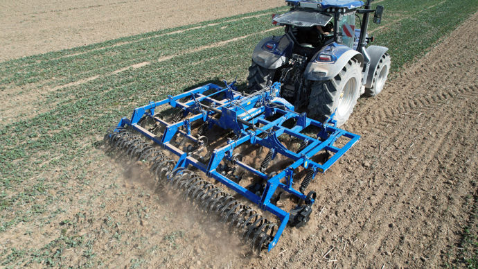  - New Holland STC 500.