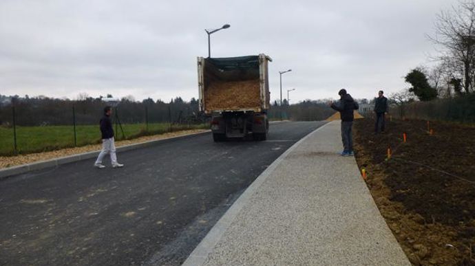 04. Approvisionnement en 35 m3 de paillage (plaquettes de bois issues de déchets d'élagage).