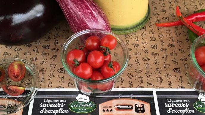 Tomate cerise ‘Golotyna’, plante très précoce en jardinerie, à proposer de préférence avec des fleurs sur le point de vente plutôt qu’avec d’autres tomates du même type. ©Ducrettet