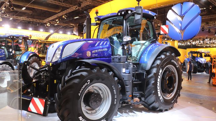  - La série T7 châssis long de New Holland se voit dotée d’un modèle supplémentaire de 300 ch. Tous les modèles de la série reçoivent désormais la cabine plus ergonomique qui équipe déjà les T7HD et le T8 Genesis.