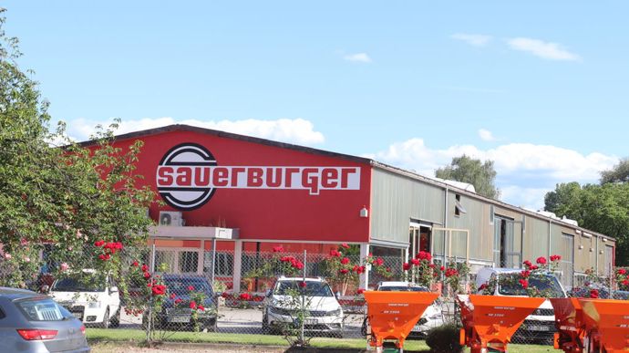 Deux ailes composent l’usine du constructeur allemand Sauerburger : l'une est affectée à la fabrication et à l’assemblage des outils Sauerburger, l’autre, à l’assemblage des tracteurs de pente Grip 4.
