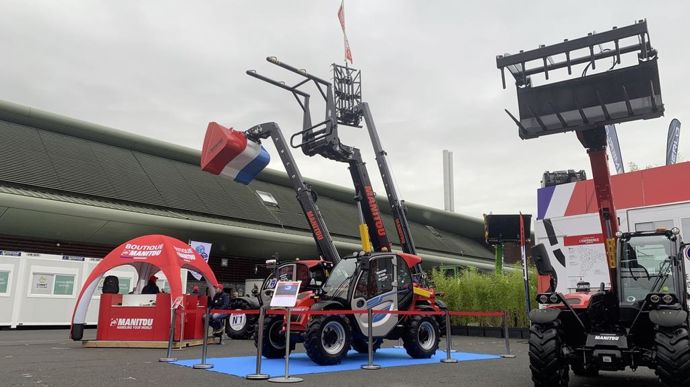 Manitou se lance dans le télescopique agricole électrique avec le MLT 625e. Il lève jusqu’à 2,5 t et atteint 6 m de hauteur. Il est alimenté par une batterie lithium-ion.