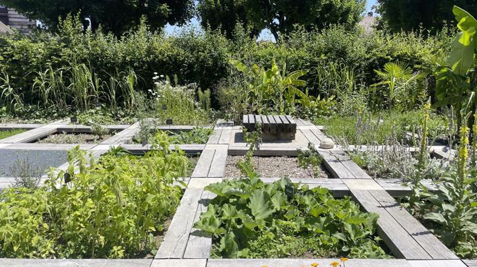 La grainothèque est l’un des jardins en mouvements installés côté saline qui illustre le voyage spontané des plante