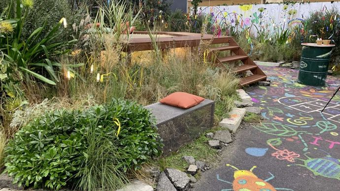 Le jardin éphémère L’IM.PAS.SI.SAGE d'Antoine de Lavalette sur le thème imposé de la « Biodiver’cité : Comment habiter la ville de demain ? ».