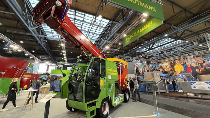  - Strautmann présente ePrimus, sa mélangeuse électrique à chargement rapide. Le constructeur allemand annonce un temps de charge de moins de 90 minutes pour recharger 80% de la batterie. La Primus se décline en trois versions de 11, 13 et 15 m3.